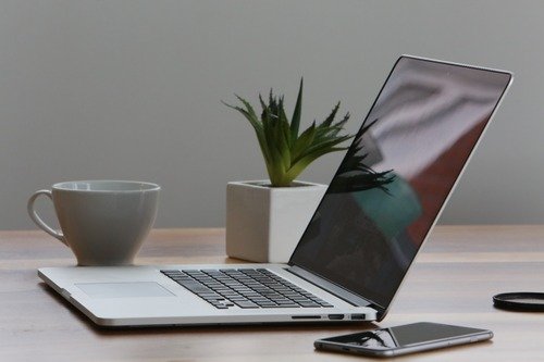 Tips Memilih Laptop Pertama untuk Pelajar dan Mahasiswa